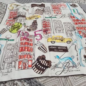 👶🧒👦🧑👦 Henri Bendel Small Silk Scarf